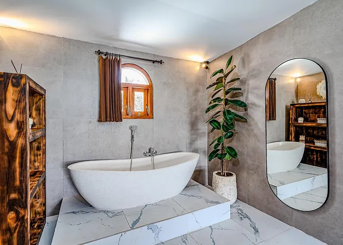 Modern 2br Imola With Private Pool, Fitness-corner And Jungle View In Canggu -bali * Kerobokan